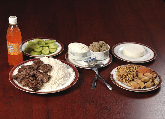 رستوران محرم ؛ طبخ انواع غذا های ایرانی و محلی و انواع کباب